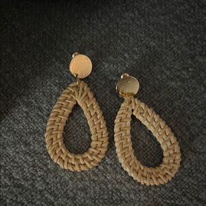 Chic Woven Teardrop Earrings in Tan
